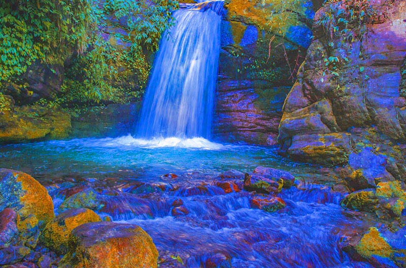 img/Kanchenjunga-Waterfalls-Pelling.jpg