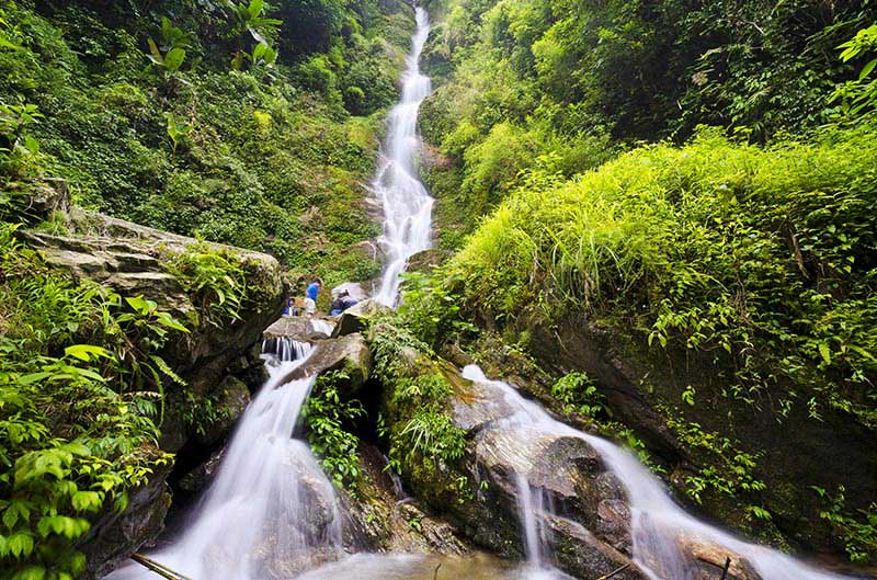 img/Waterfalls-Pelling.jpg